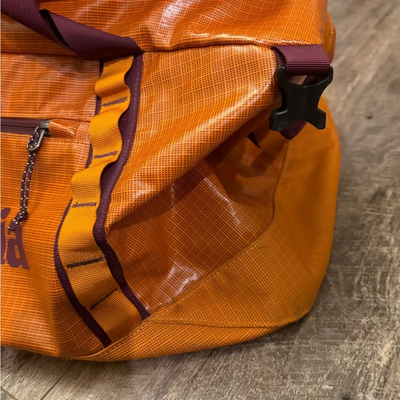 Patagonia Bright Orange Duffel Bag - Picture 4 of 8